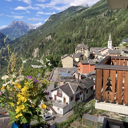 Bel Appartement 2.5 Pieces Avec Balcon, Magnifique Vue Sur Le Glacier Des Grands Finhaut Eksteriør bilde